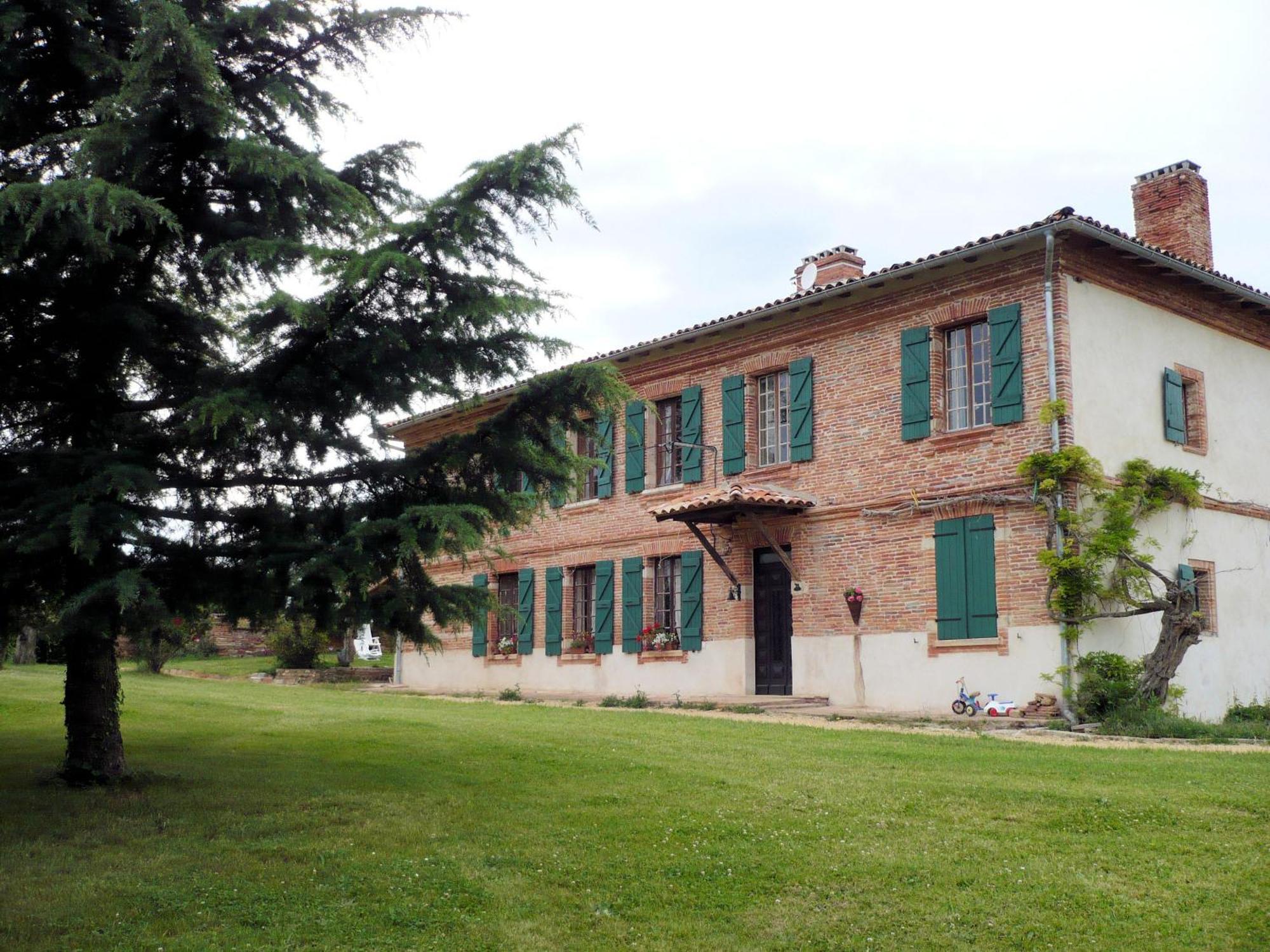 Les Convertigues Montjoire Exterior photo